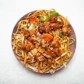 بوكس نودلز سبايسي مع فراخ