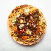 بوكس نودلز سبايسي مع لحم