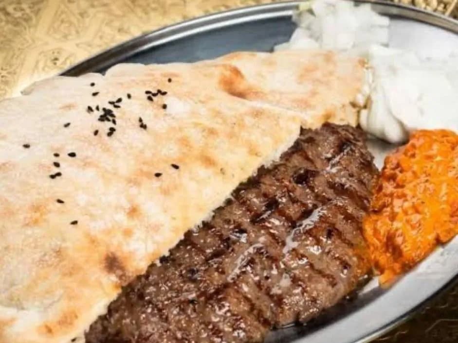 بيسكاڤتسا - برجر علي الطرقة البوسنية