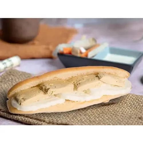 سندوتش حلاوة بالقشطة