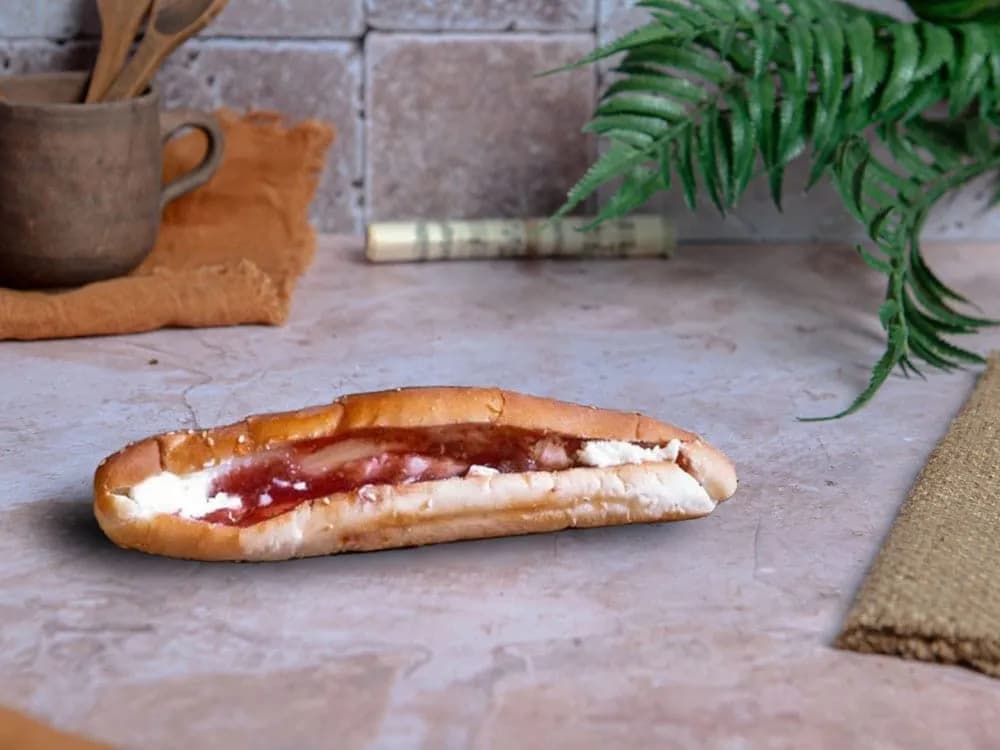 سندوتش مربي بالقشطة