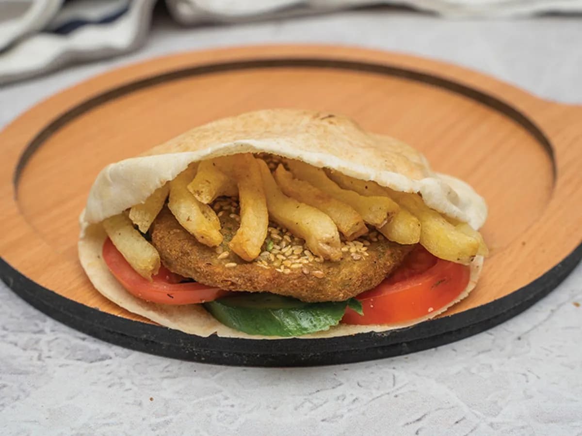 سندوتش طعمية بطاطس