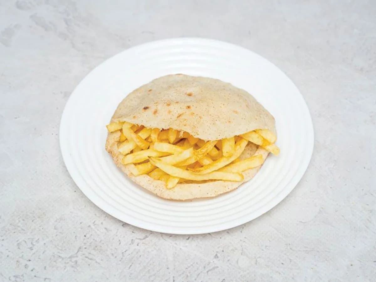 سندوتش بطاطس جبنة وطماطم