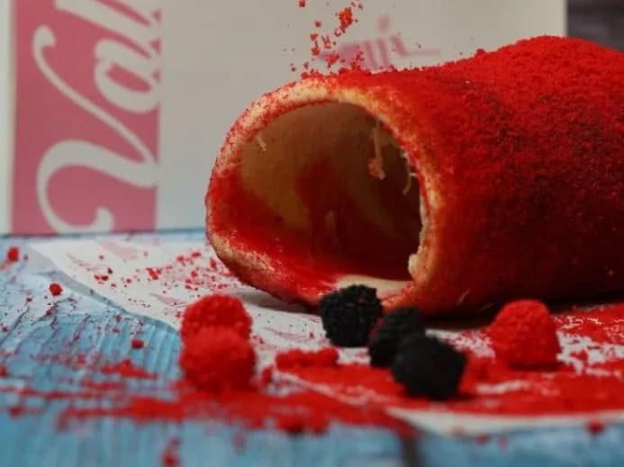 سويت كلاسيك ريد فيلفيد