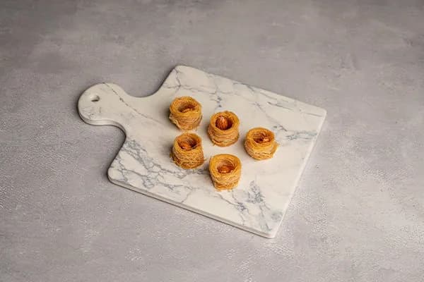 كنافة اساور لوز