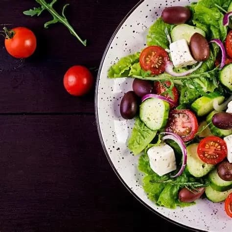 سلطة يوناني