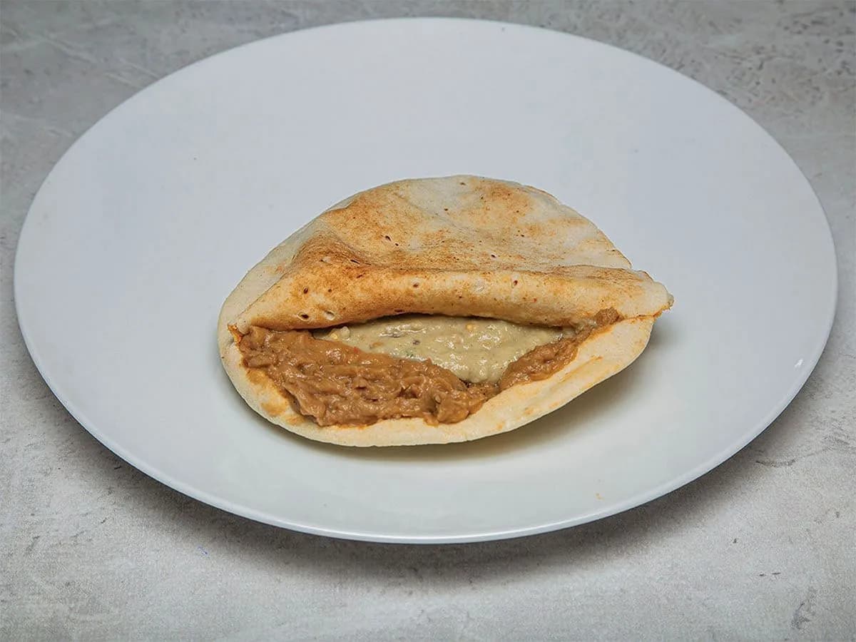 ساندوتش فول علي بابا غنوج