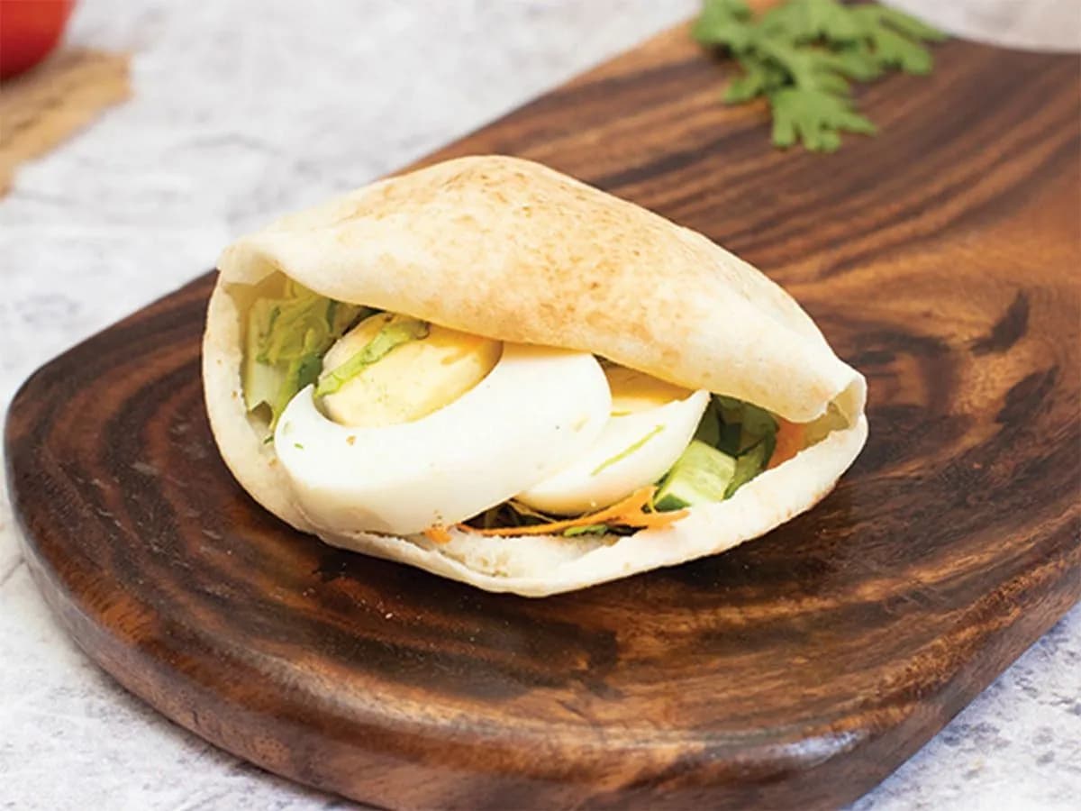 ساندوتش بيض مسلوق