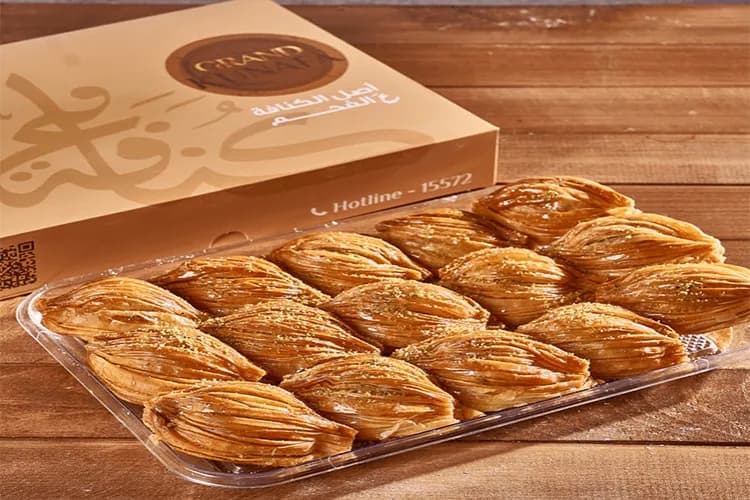 بقلاوة قشطة وفستق