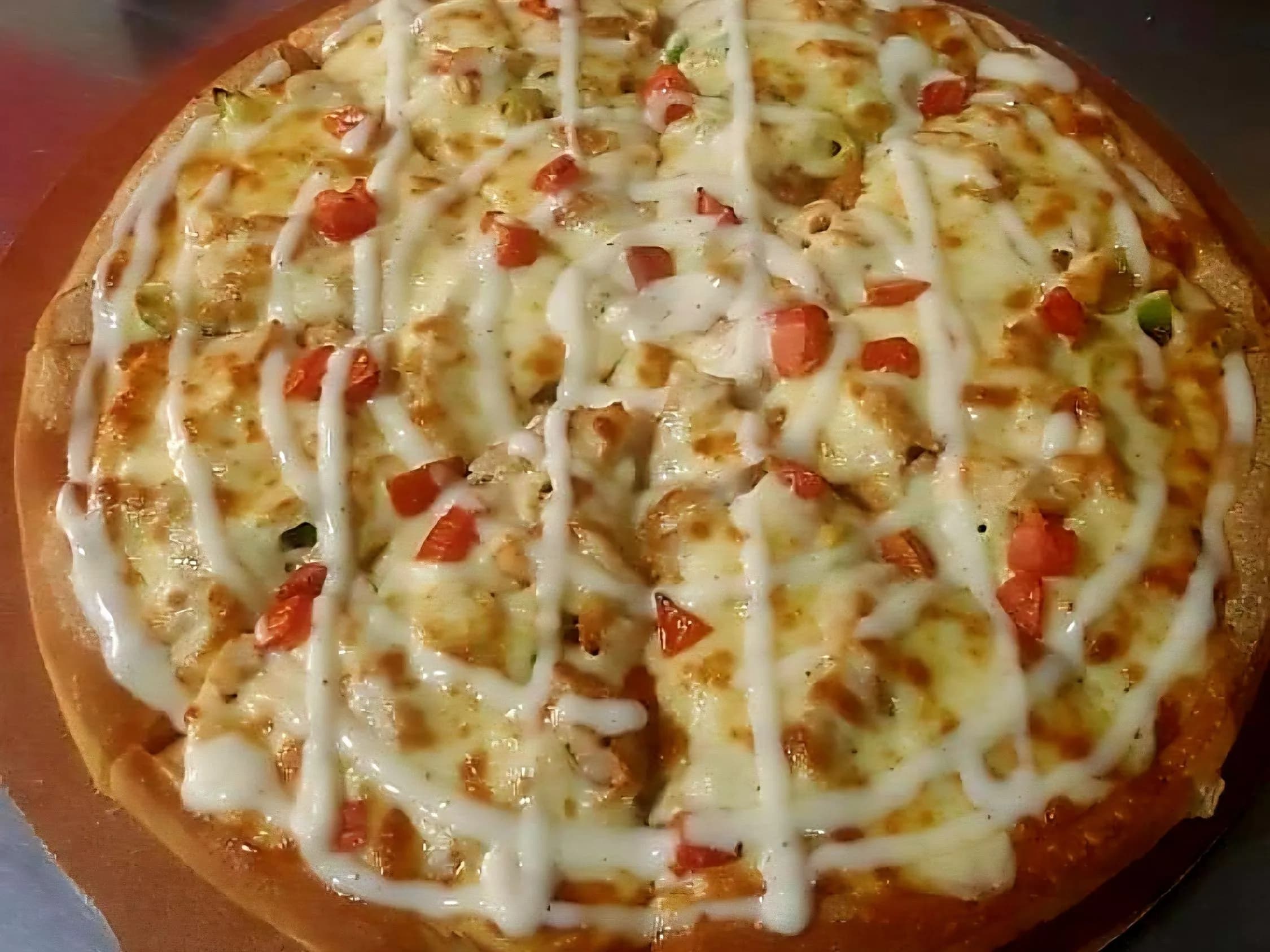 بيتزا دجاج كرسبي صغير