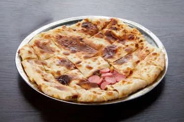 فطيرة بالسوسيس