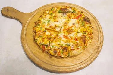 بيتزا شرقى بالجبن الكيرى