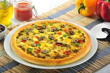 بيتزا بولونيز