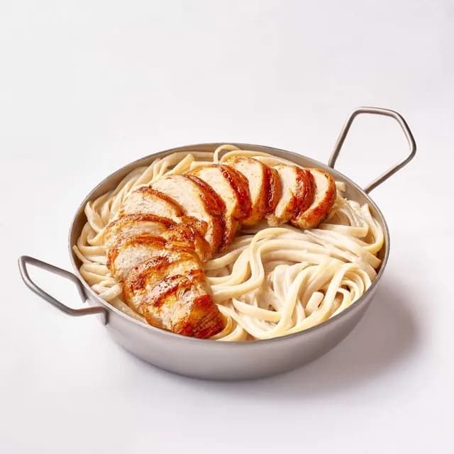 باستا الدجاج المشوي بالبابريكا حجم كبير كومبو