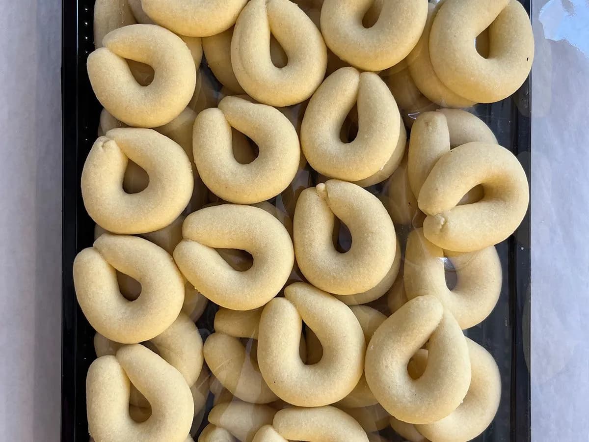 غريبة سادة