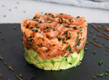 سلطة سلمون تارتار