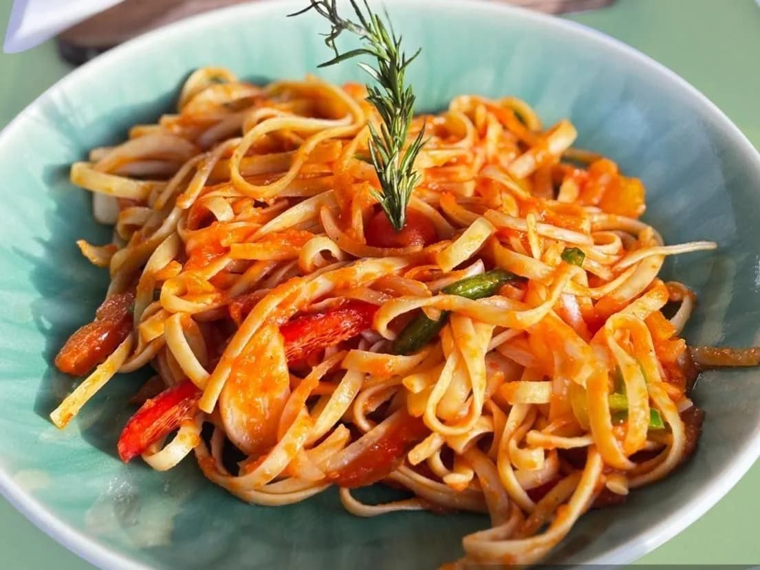 فيتوتشيني بالصلصة الإيطالية