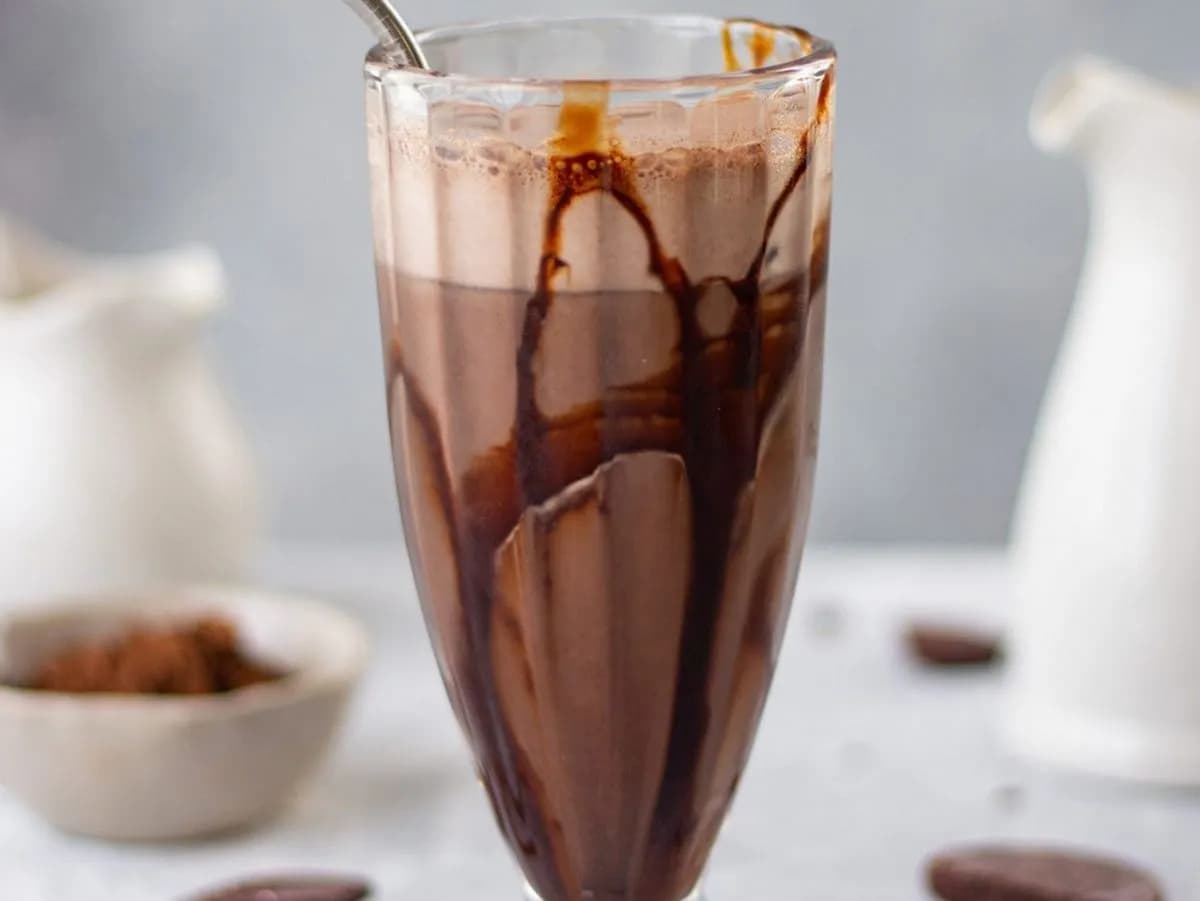 ميلك شيك شوكولاتة