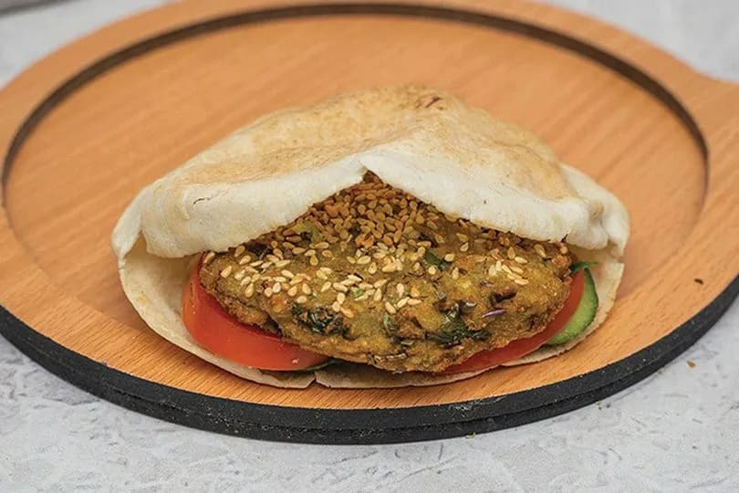 ساندوتش طعمية اسكندراني