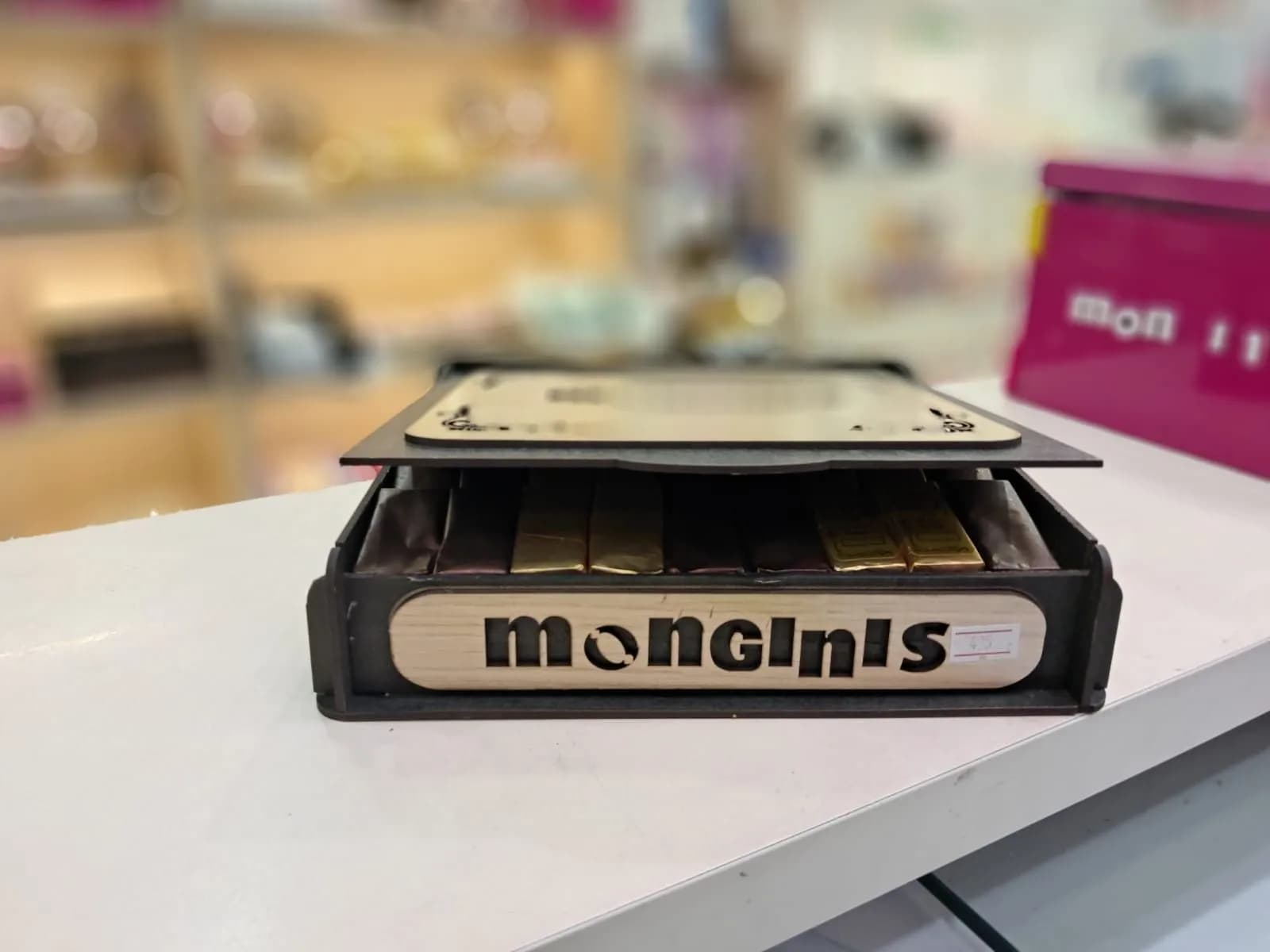 علبة خشب مونجينى بني *375