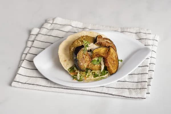 ساندوتش طعمية باذنجان