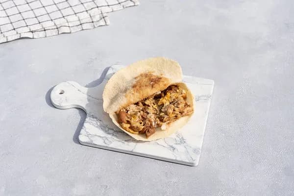 ساندوتش فول بيض مقلي