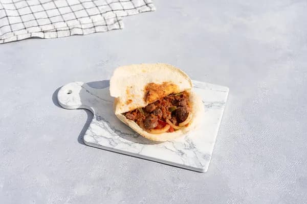 ساندوتش فول سوسيس