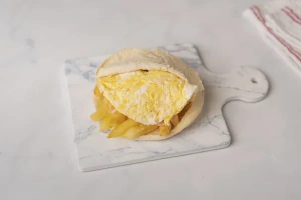 ساندوتش بطاطس بيض مقلي