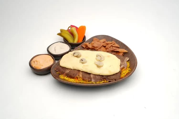 Meat Shawarma Fattah with Mozzarella and Mushroom