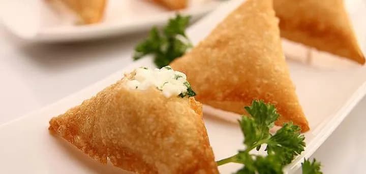 Cheese Sambosak Plate
