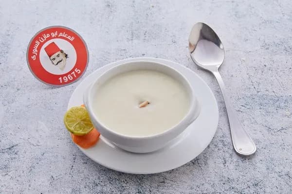شوربة كريمة بقطع الدجاج