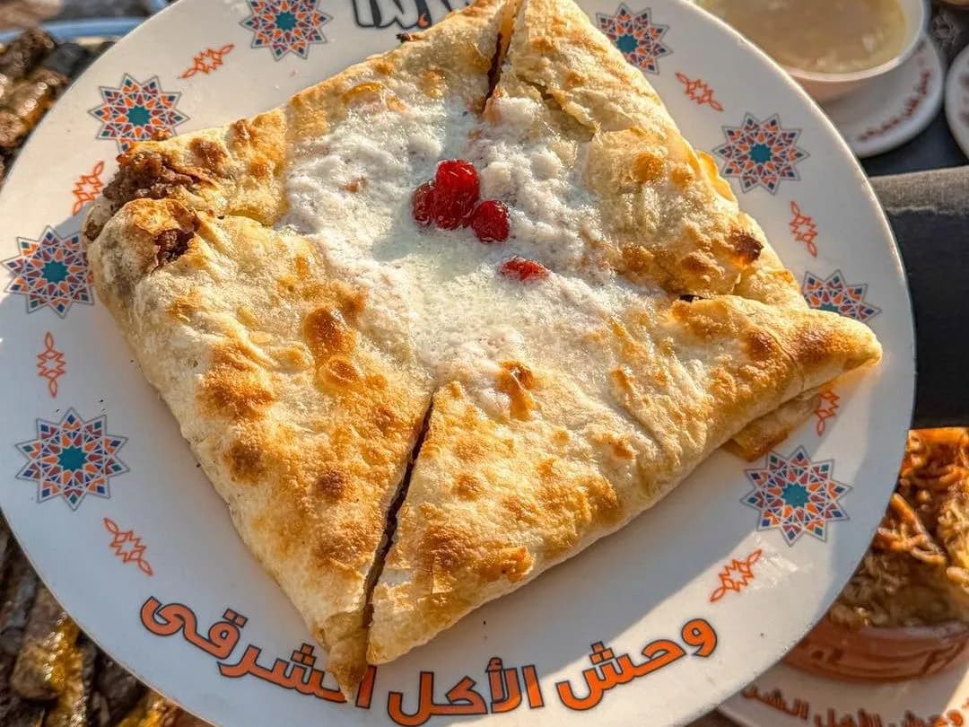 Meat and cream phyllo pastry