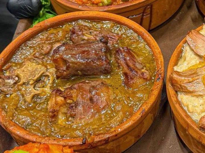Akkawi with Onions