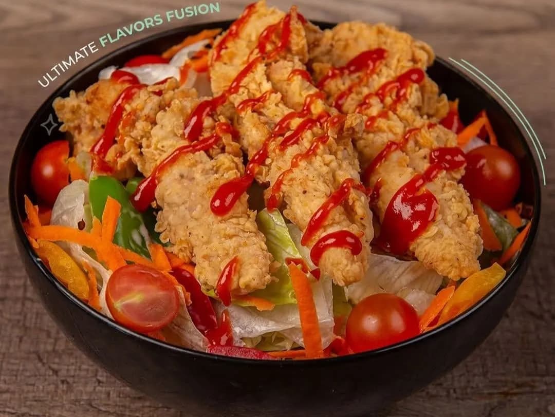 سلطة دجاج بافلو