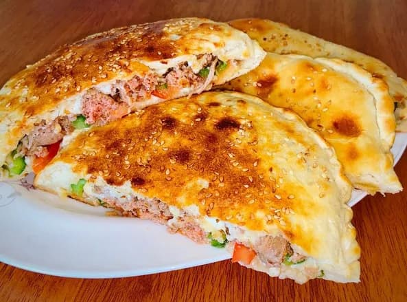 حواوشي سجق بالجبنة