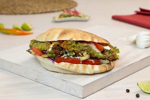 ساندوتش طعمية محشوة