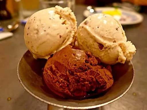 3 كرات من الآيس كريم