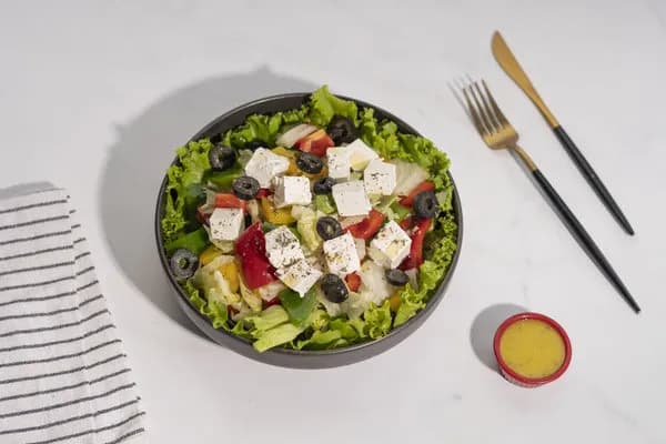 علبة سلطة جبنة