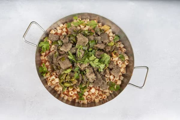 مكرونة مع كبدة إسكندراني صوص احمر