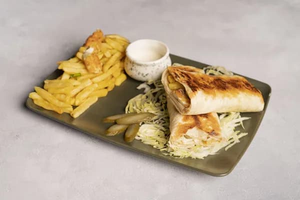 رول بطاطس محمرة مع كاتشب و مايونيز