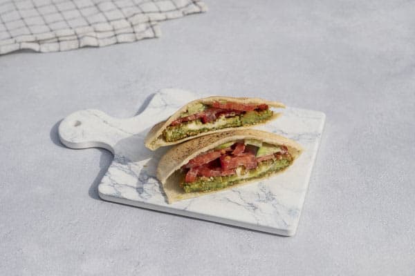 ساندوتش فلافل بالجرجير