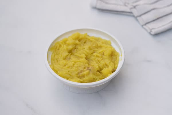 علبة بيوريه باللحم