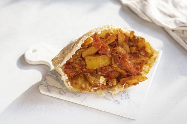 ساندوتش مسقعة باللحمة