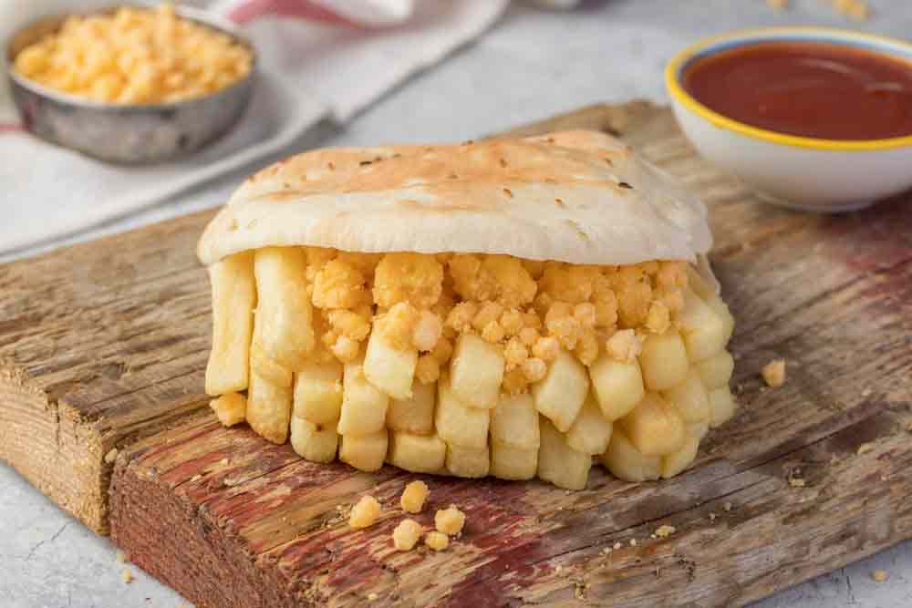 ساندوتش بطاطس جبنة رومى