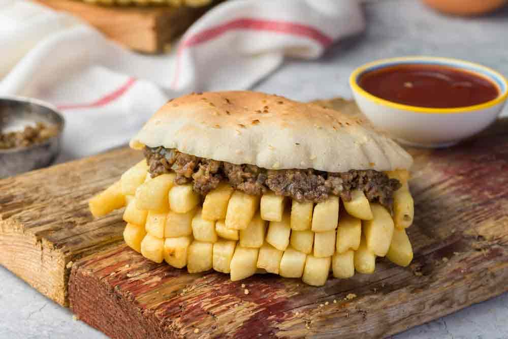 ساندوتش بطاطس باللحمة