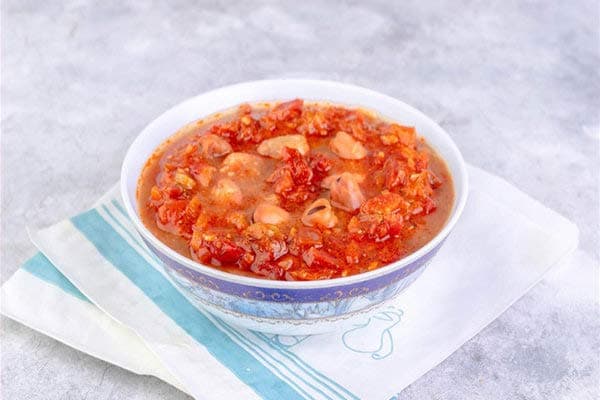 علبة فول بصلصة